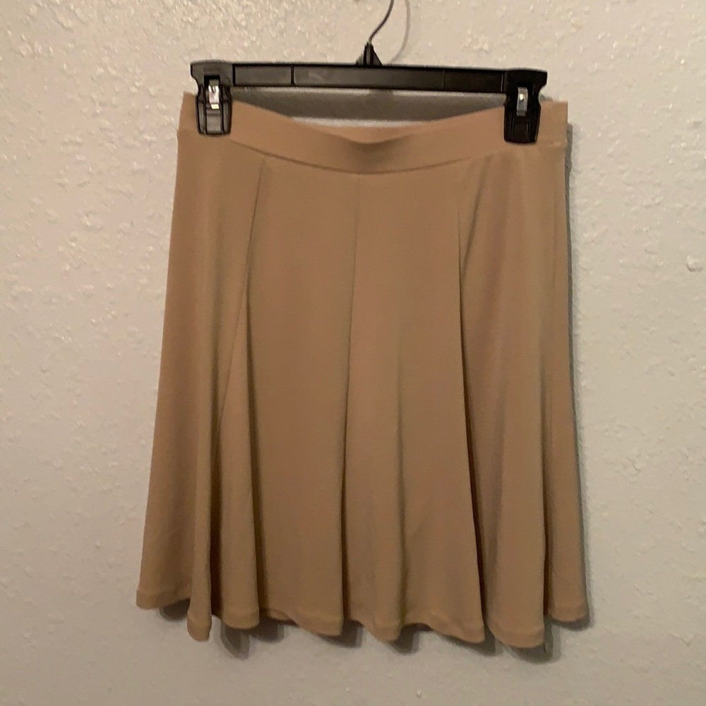 Tan skorts